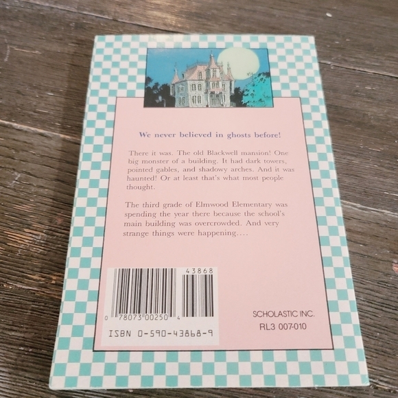 Vintage 80s The Haunting of Grade Three Scholastic Paperback Book - Picture 3 of 6